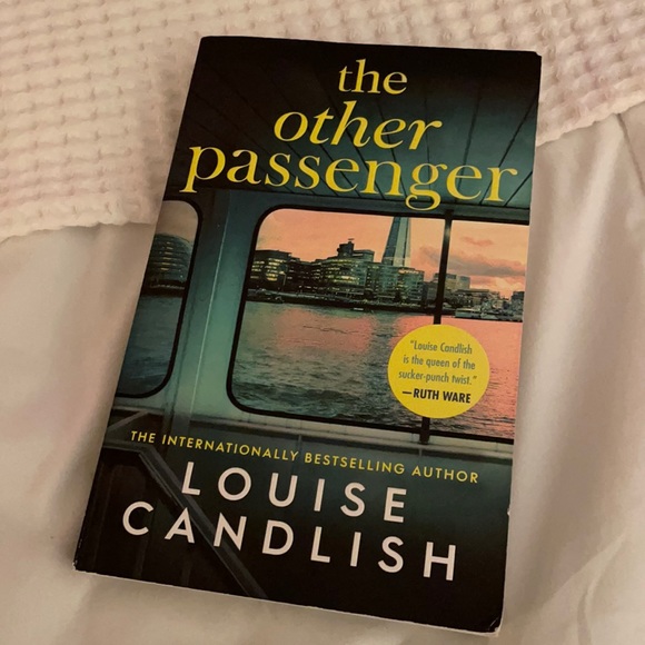 simon and schuster Other - Bundle and save on books!